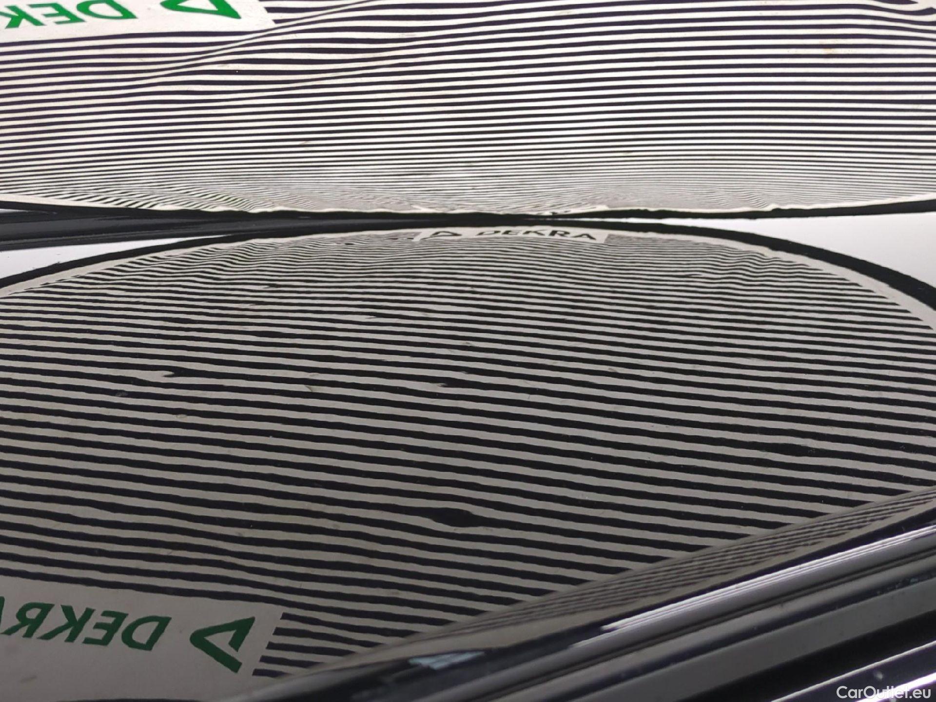  Bmw  Serie 3 BMW Série 3 Touring / 2022 / 5P / Break 320e 204ch Business Design BVA8 Hybride #21