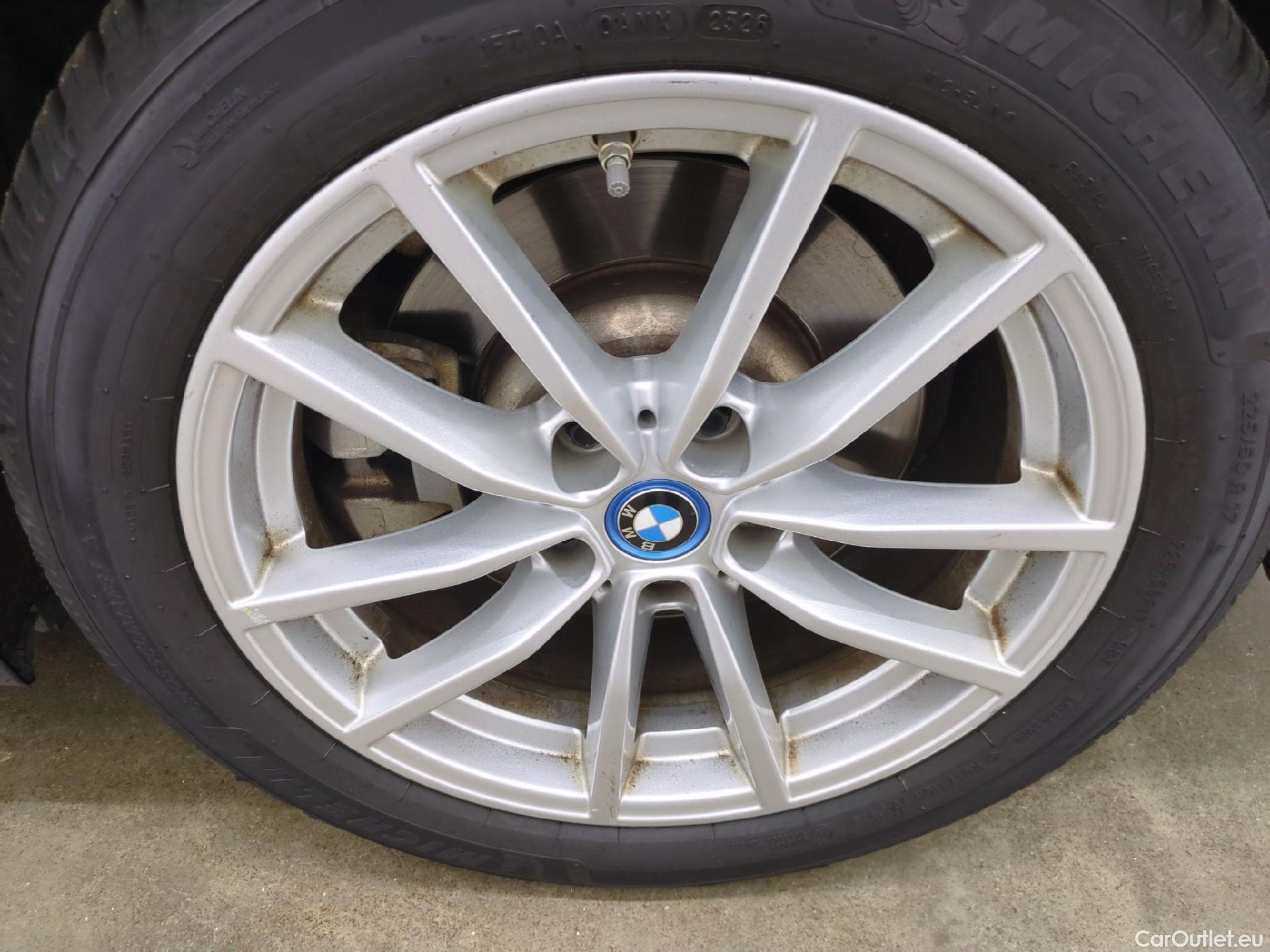  Bmw  Serie 3 BMW Série 3 Touring / 2022 / 5P / Break 320e 204ch Business Design BVA8 Hybride #7