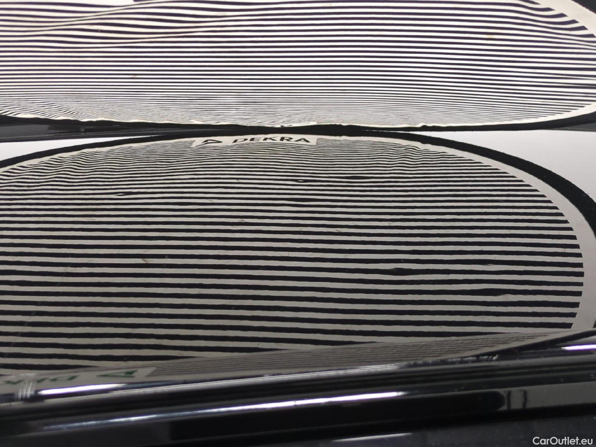  Bmw  Serie 3 BMW Série 3 Touring / 2022 / 5P / Break 320e 204ch Business Design BVA8 Hybride #17