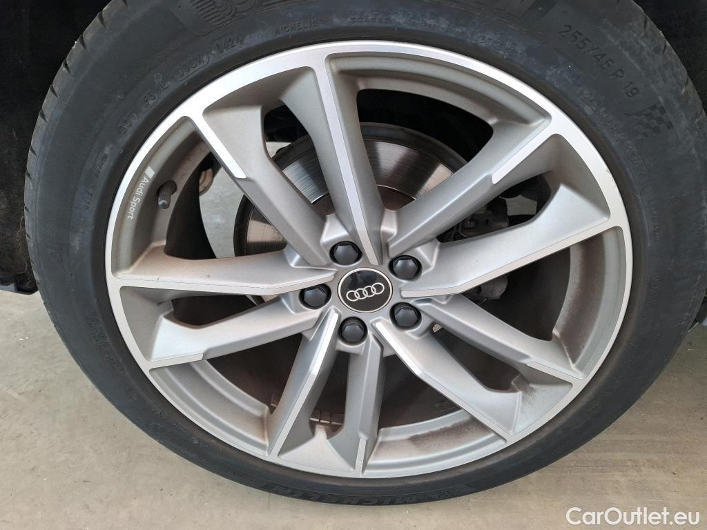  Audi  Q3 AUDI  / 2018 / 5P / SUV 35 TFSI 150 MHEV S TRONIC S LINE #17
