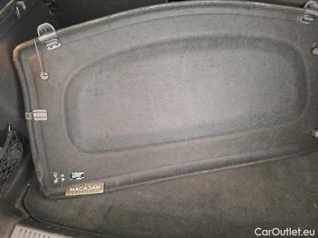  Mercedes  A-Klasse MERCEDES-BENZ Classe A Compact / 2022 / 5P / Berline A 200 Business Line 7G-DCT #4