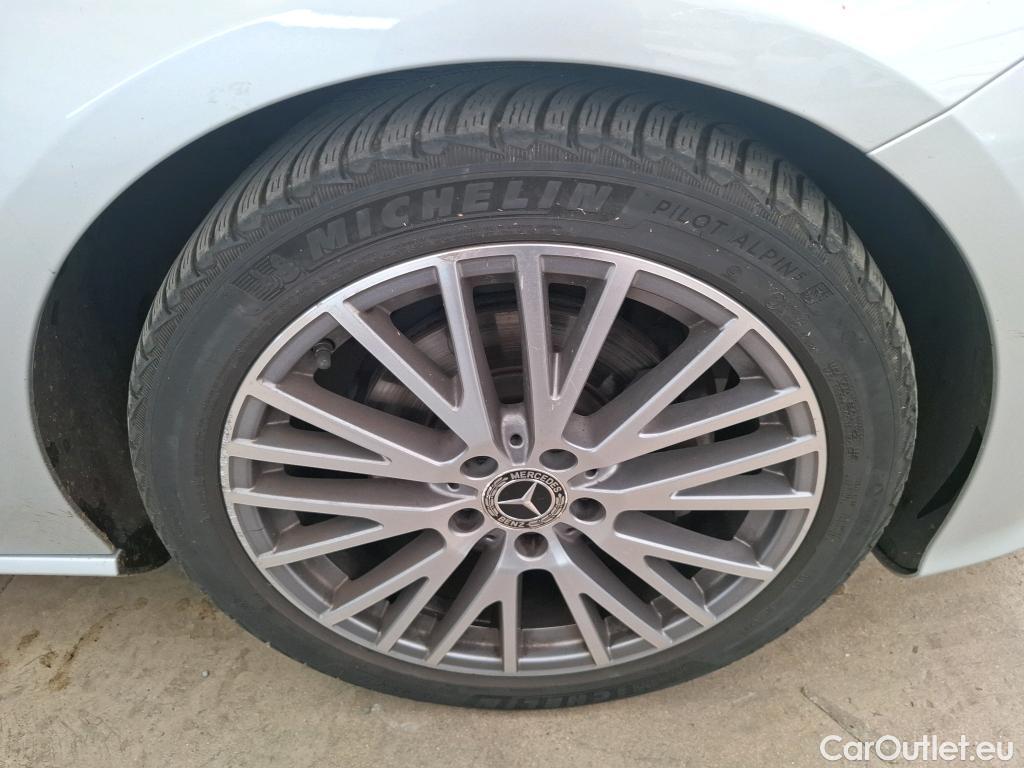  Mercedes  CLA-Klasse MERCEDES-BENZ CLA Shooting Brake / 2019 / 5P / Break CLA 200 d Business Line BA8 #4