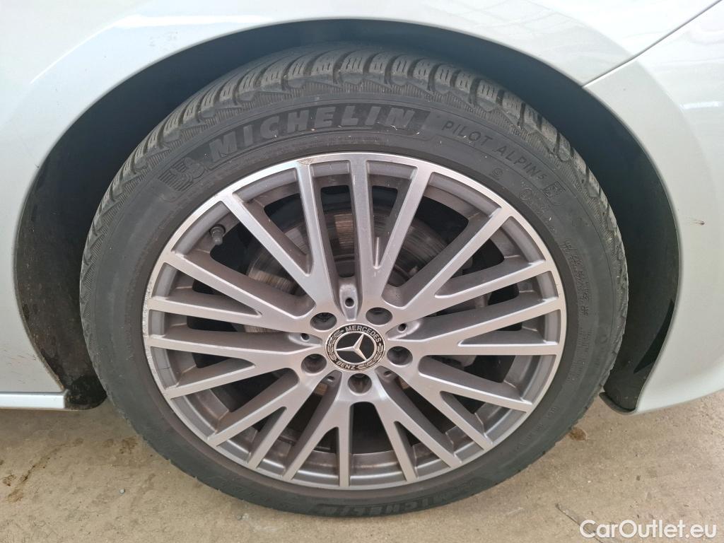  Mercedes  CLA-Klasse MERCEDES-BENZ CLA Shooting Brake / 2019 / 5P / Break CLA 200 d Business Line BA8 #5