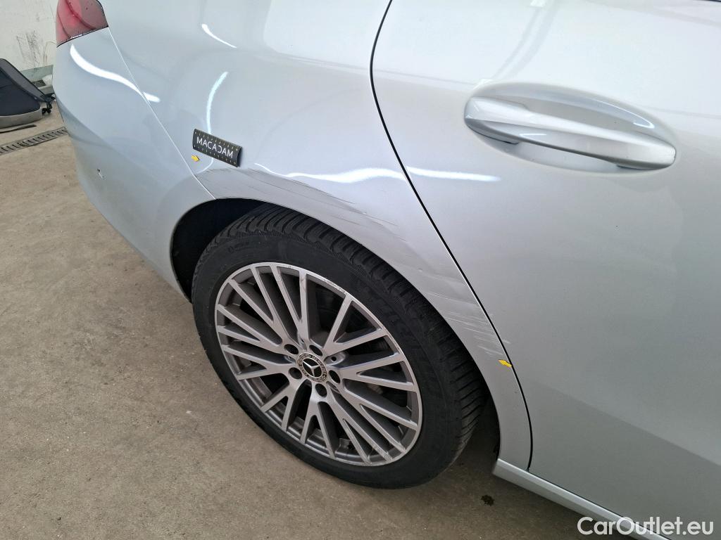  Mercedes  CLA-Klasse MERCEDES-BENZ CLA Shooting Brake / 2019 / 5P / Break CLA 200 d Business Line BA8 #1