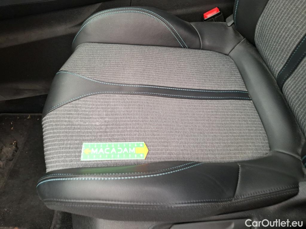  Peugeot  3008  Allure Pack 1.5 HDi 130CV BVA8 E6d #19