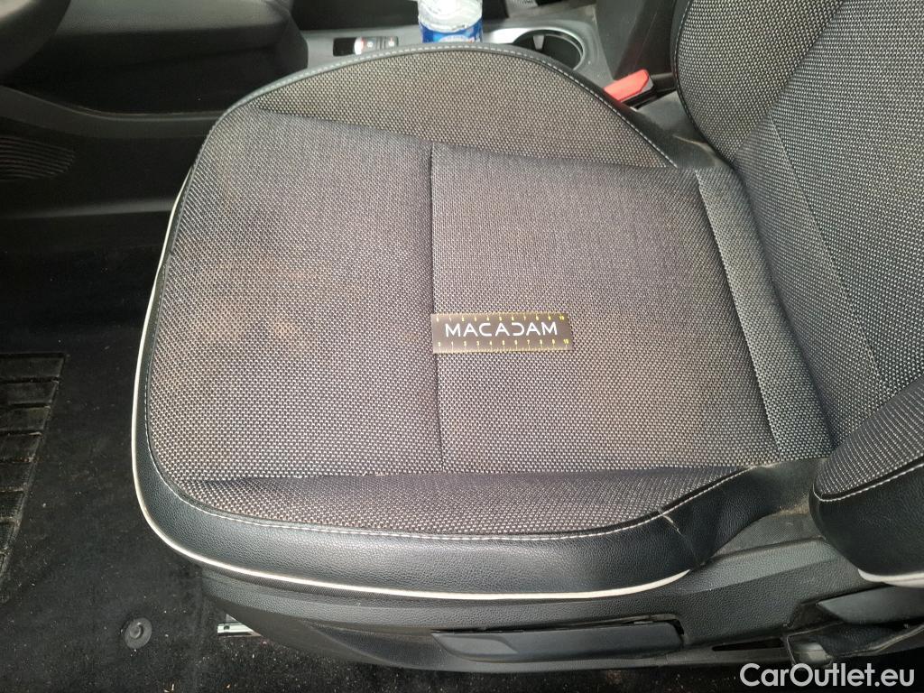  Renault  Captur RENAULT  / 2019 / 5P / SUV techno mild hybrid 160 EDC #16