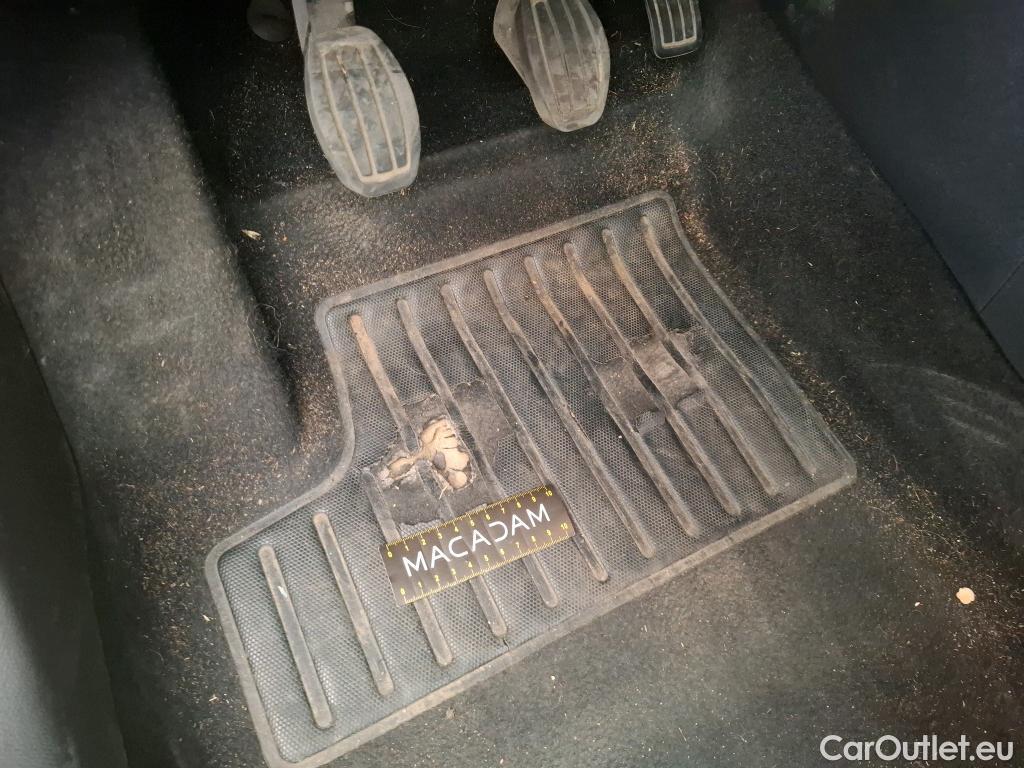  Peugeot  208  Premium 1.5 HDi 100CV BVM6 E6d #1