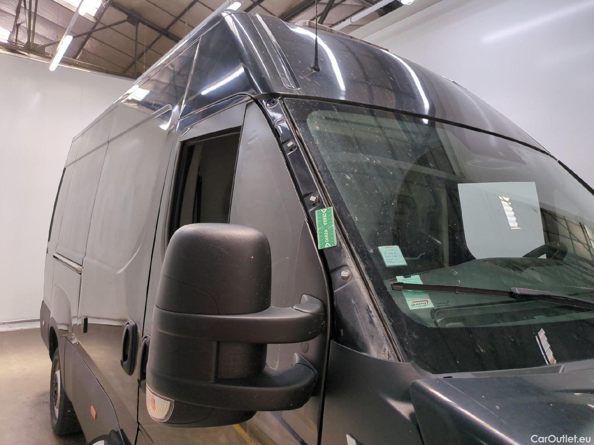  Iveco  Daily IVECO  / 2014 / 4P / Fourgon tôlé 2.3 35S16SA8 V12 H2 3520L #39