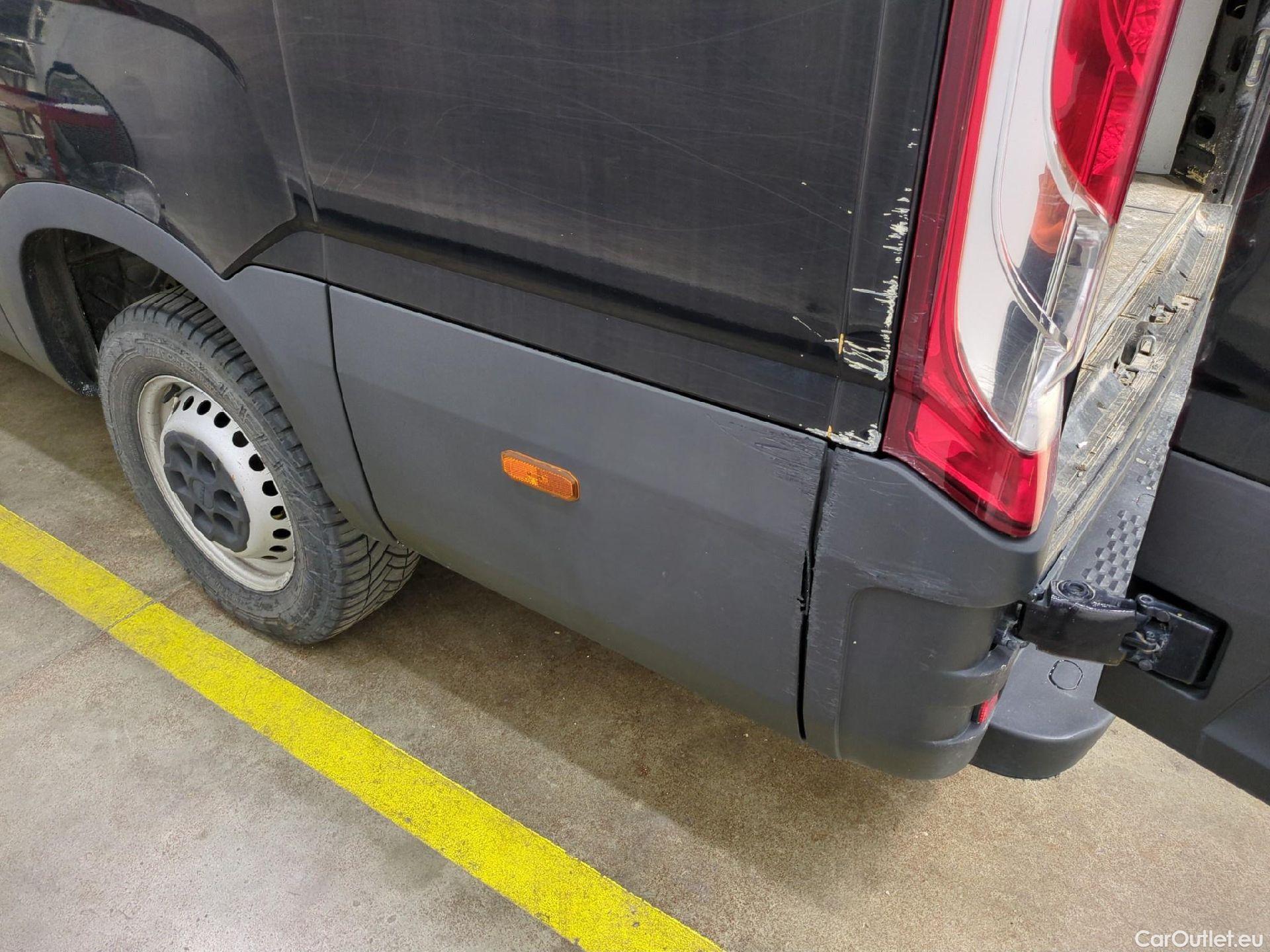  Iveco  Daily IVECO  / 2014 / 4P / Fourgon tôlé 2.3 35S16SA8 V12 H2 3520L #18