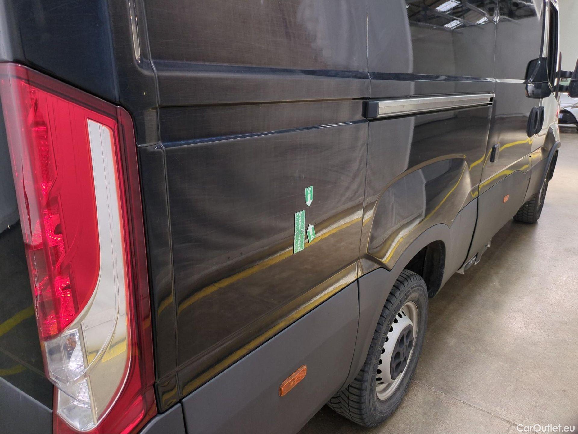  Iveco  Daily IVECO  / 2014 / 4P / Fourgon tôlé 2.3 35S16SA8 V12 H2 3520L #37