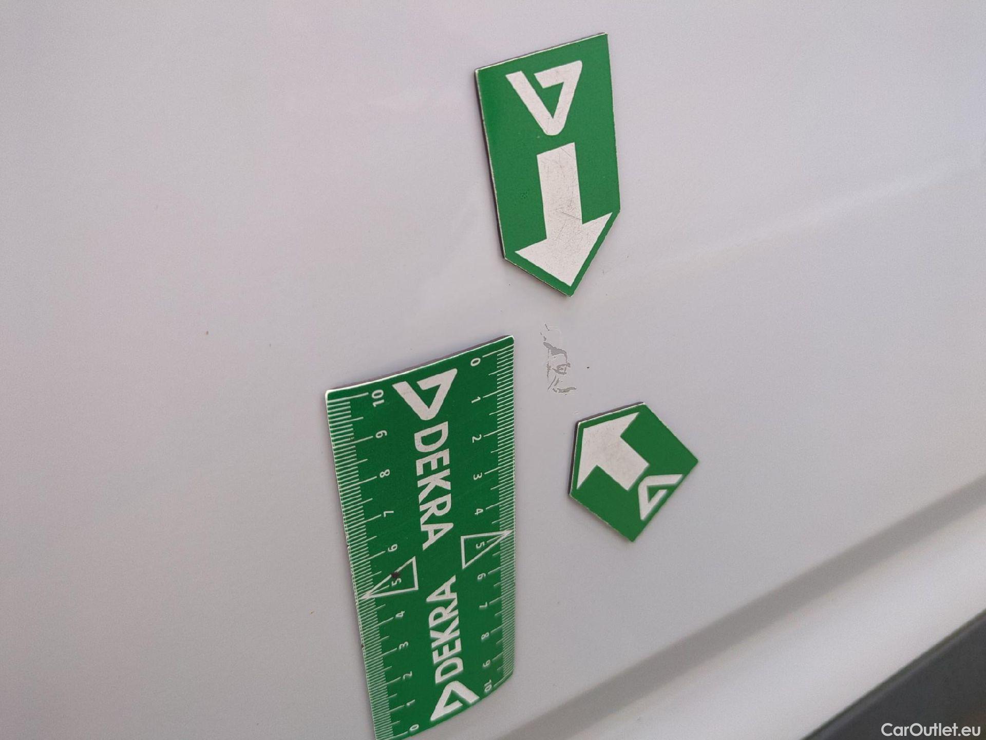  Citroen  Berlingo CITROEN  Van / 2018 / 4P / Fourgonnette Taille XL 950kg BlueHDi 100 S&S BVM Club #40