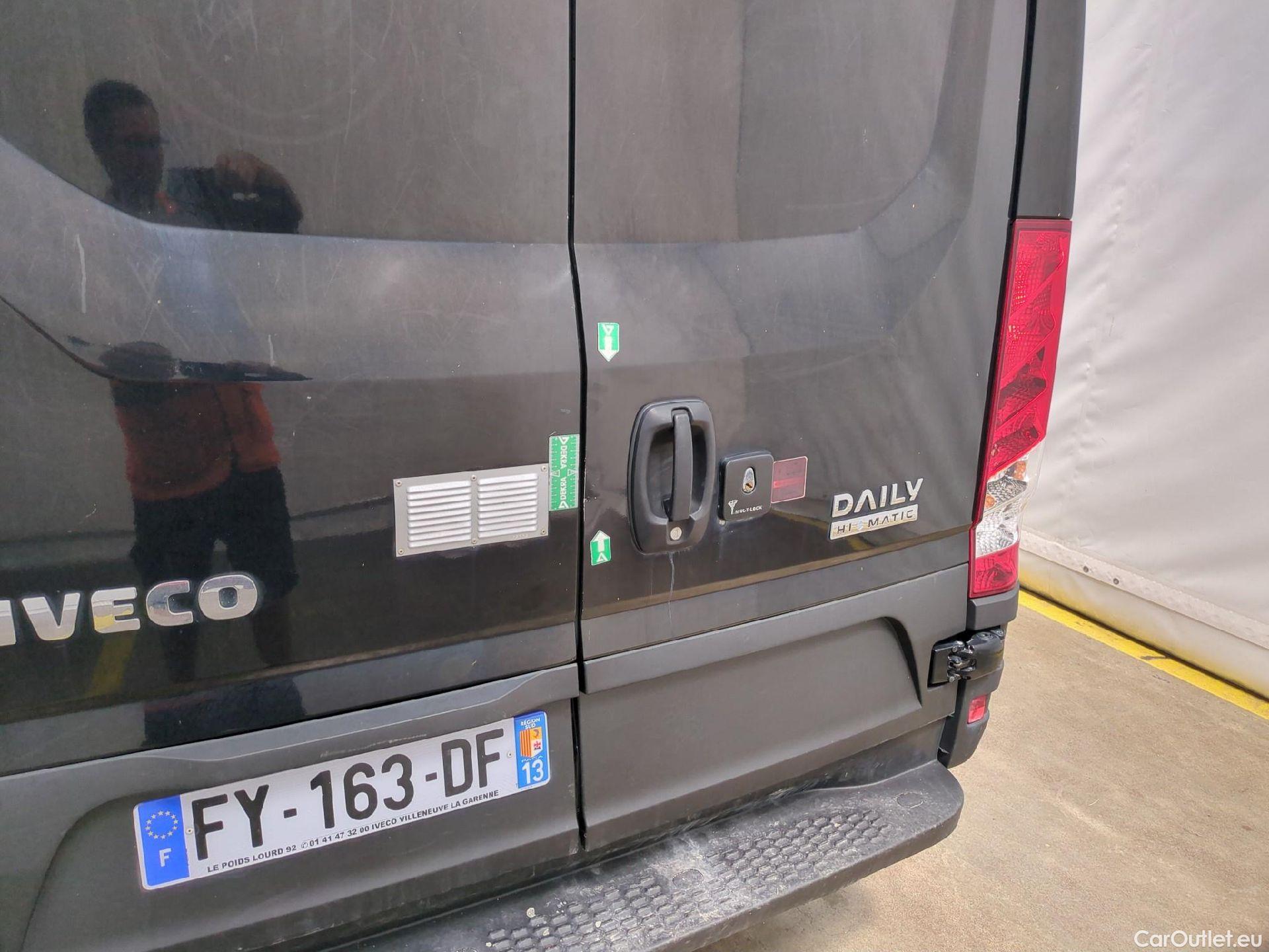  Iveco  Daily IVECO  / 2014 / 4P / Fourgon tôlé 2.3 35S16SA8 V12 H2 3520L #32
