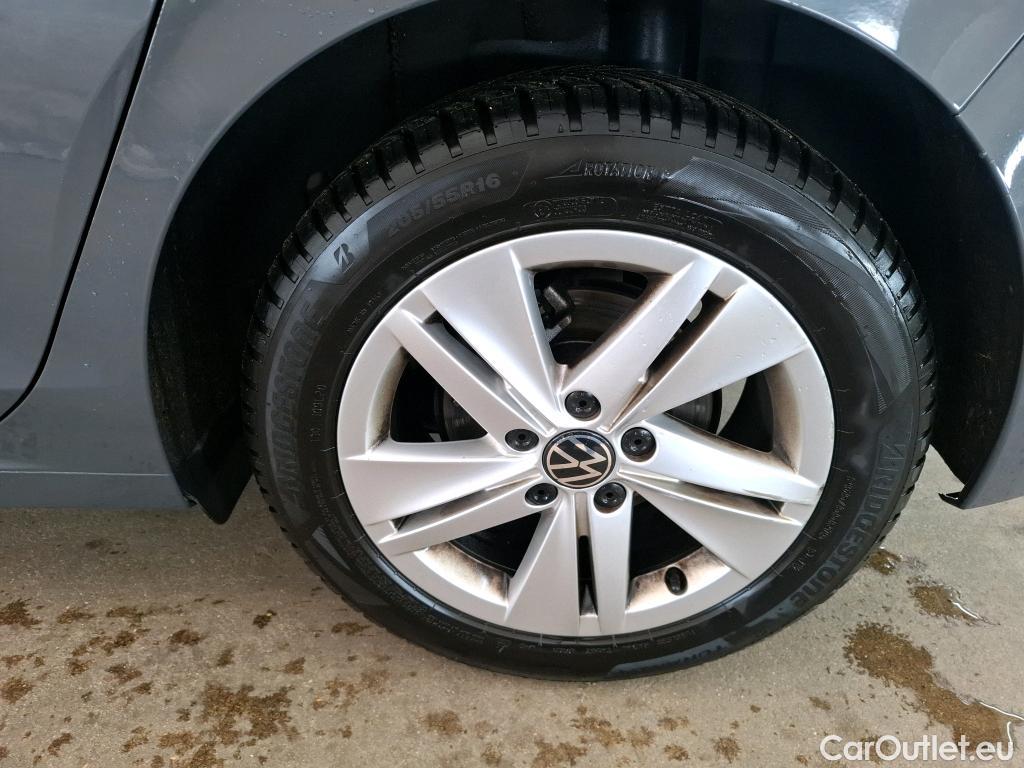  Volkswagen  Golf  VOLKSWAGEN / 2020 / 5P / Berline / VU 2.0 TDI SCR 115 DSG7 Life Soci Busi 1st #10