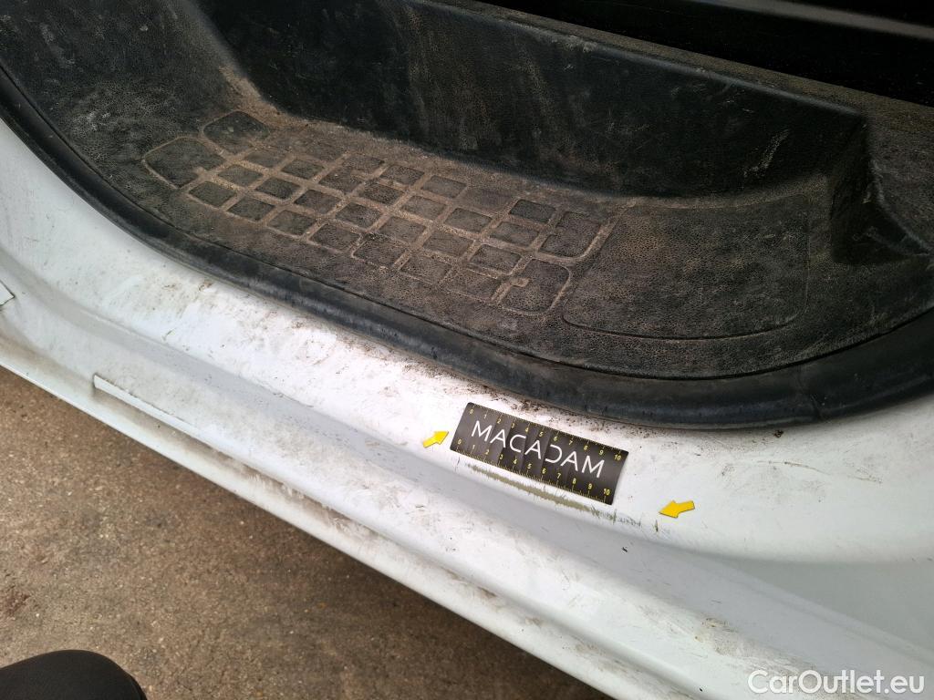  Peugeot  Expert  Fourgon Premium L2 1.5 HDi 120CV BVM6 E6d #37