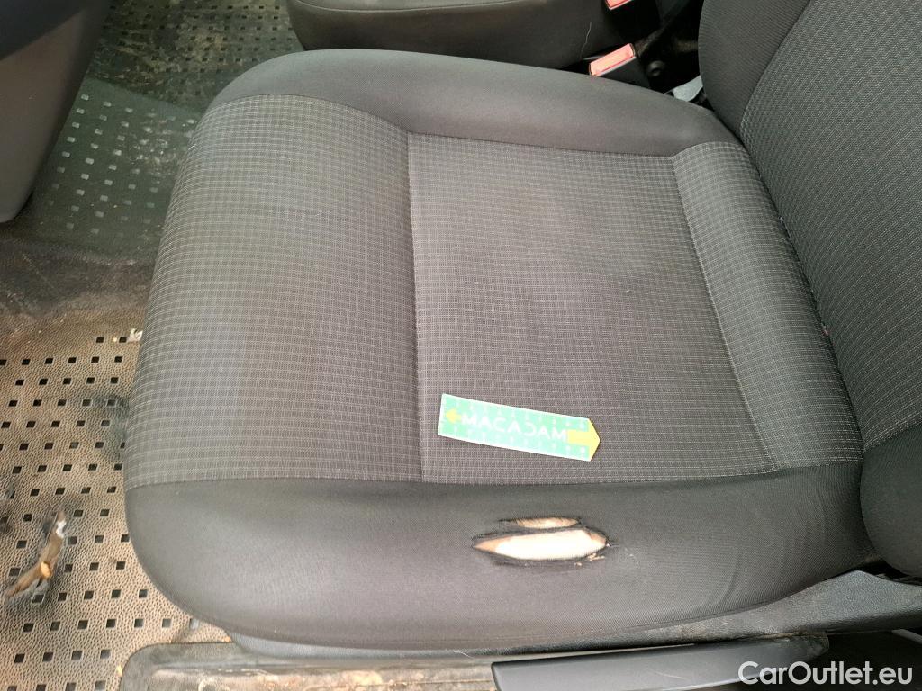  Volkswagen  Transporter VOLKSWAGEN  2019 4P Fourgon tôlé 2 0 TDi 150 4MO L1H1 Business Line #6