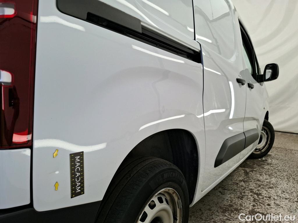  Peugeot  Partner PEUGEOT  / 2018 / 4P / Fourgonnette Taille M 650kg BlueHDi 100 S&S BVM6 #1