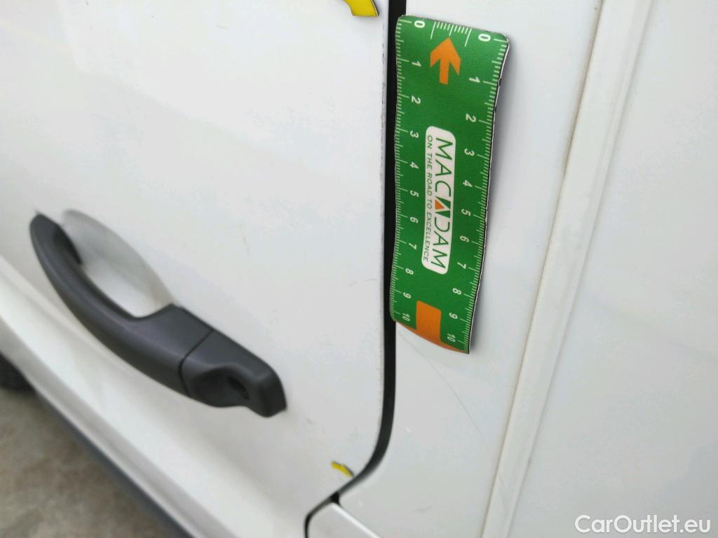  Renault  Trafic  Fourgon L1H1 3T Grand Confort 2.0 dCi 130CV BVM6 E6d #33