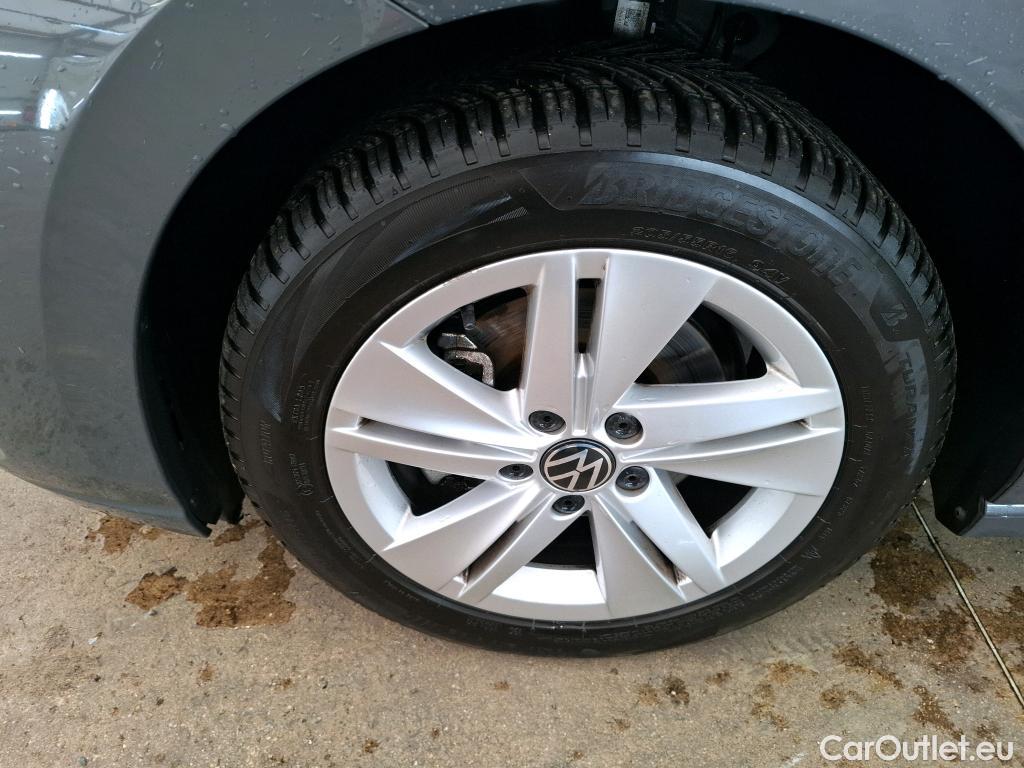  Volkswagen  Golf  VOLKSWAGEN / 2020 / 5P / Berline / VU 2.0 TDI SCR 115 DSG7 Life Soci Busi 1st #36