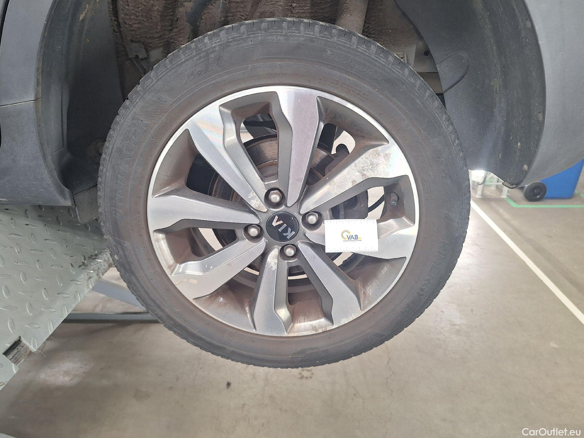  KIA  STONIC Kia,  FL'20, KIA  1.2 Must 5d #28