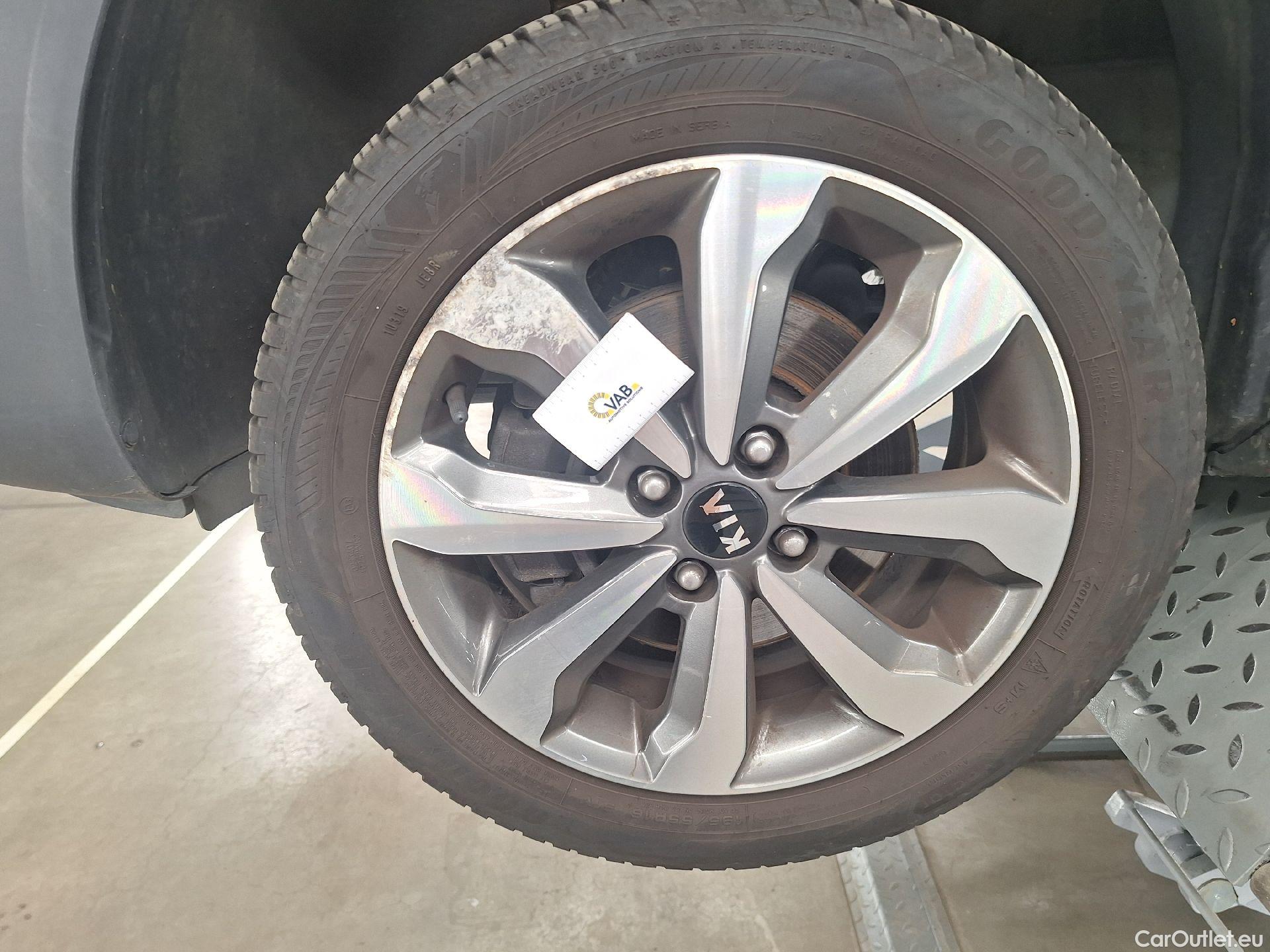  KIA  STONIC Kia,  FL'20, KIA  1.2 Must 5d #26
