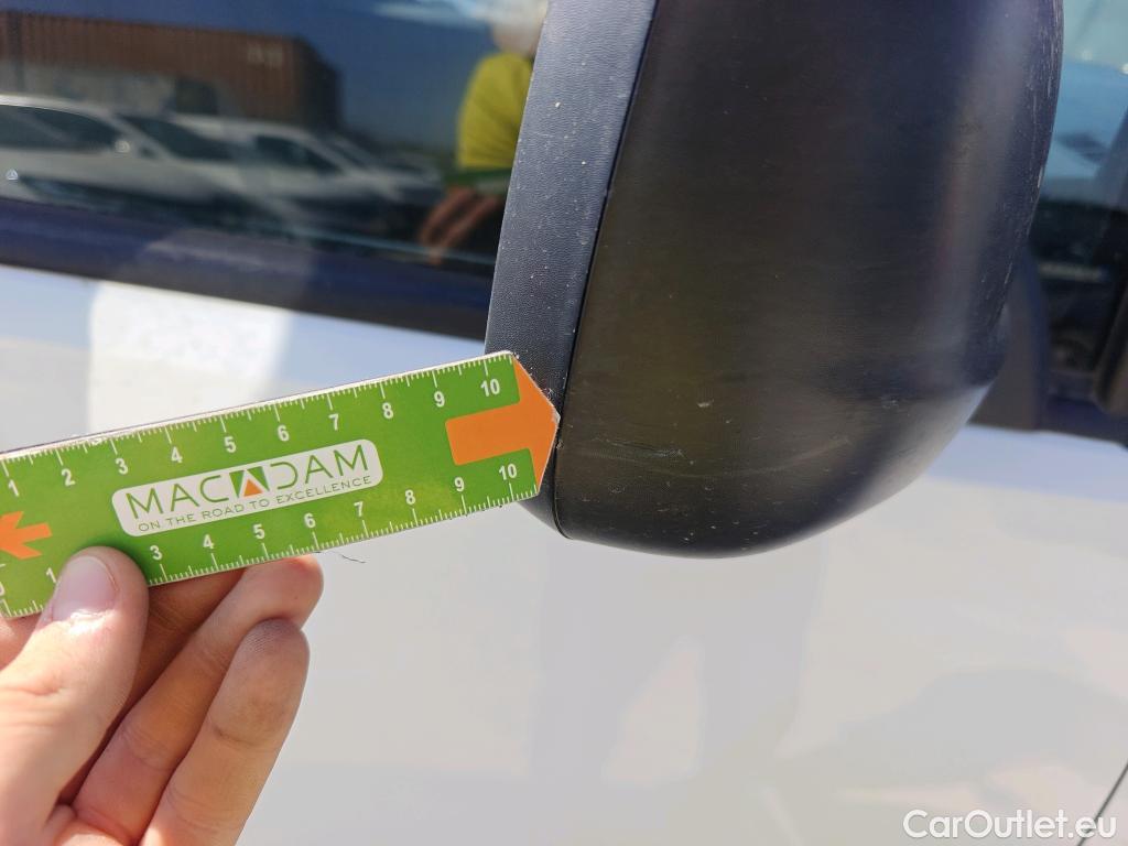  Citroen  Berlingo CITROEN  / 2018 / 4P / monovolumen compacto Talla M BlueHDi 100 S&S LIVE #49