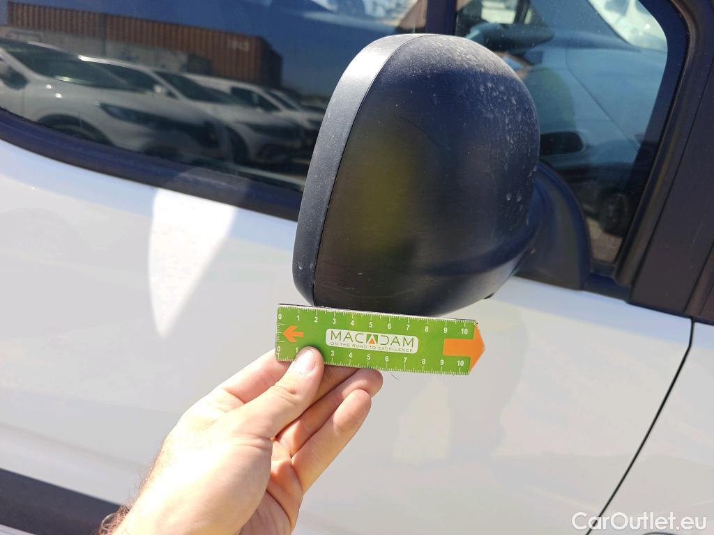  Citroen  Berlingo CITROEN  / 2018 / 4P / monovolumen compacto Talla M BlueHDi 100 S&S LIVE #48
