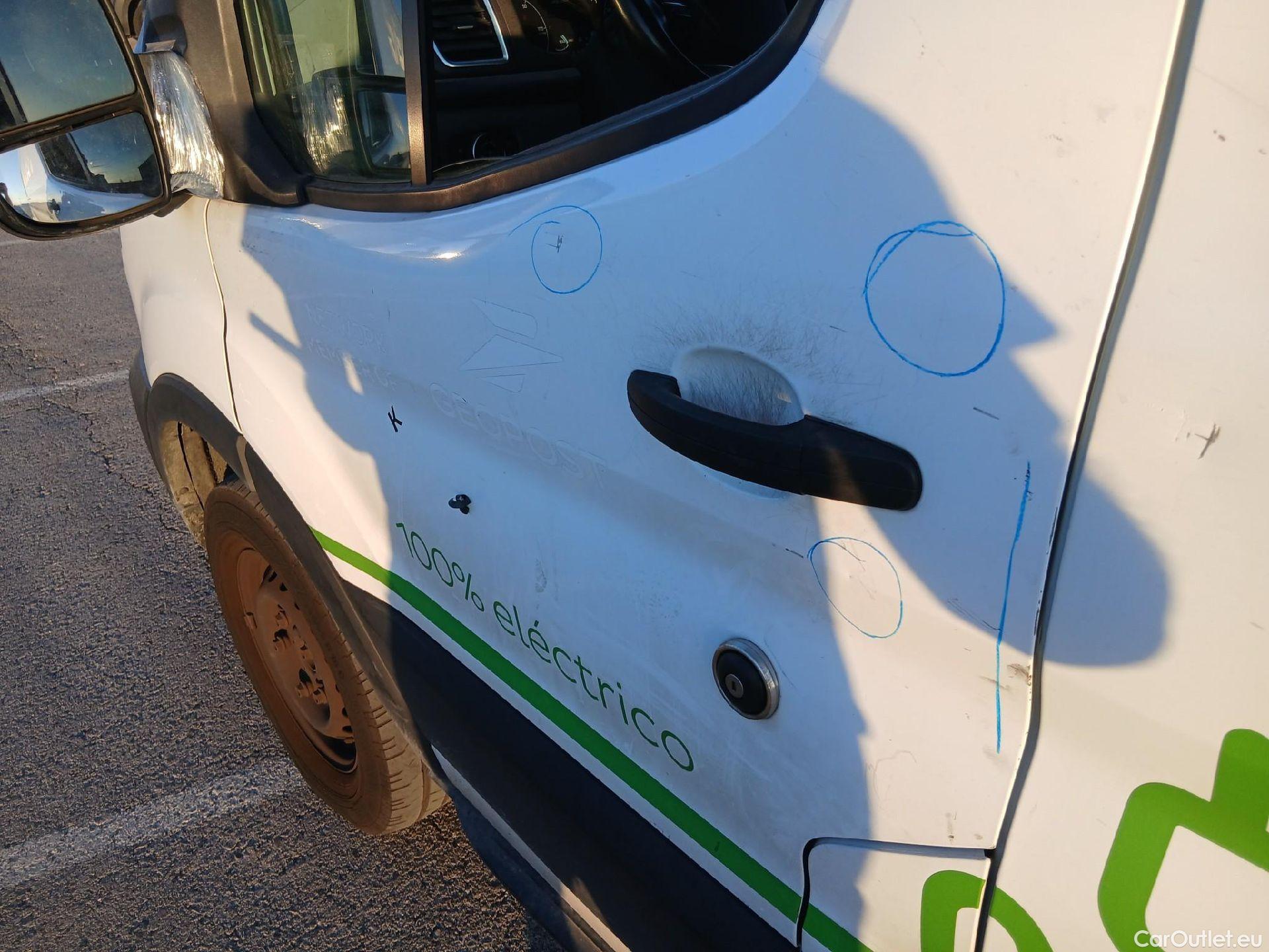  Ford  Transit FORD  / 2013 / 4P / furgón 350 L3 68kWh (184CV) Trend RWD BEV #15