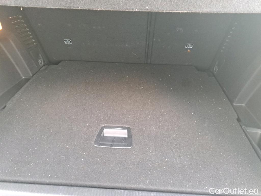  Peugeot  3008 PEUGEOT  / 2020 / 5P / todoterreno 1.5 BlueHDi 96kW Active Pack EAT8 #7