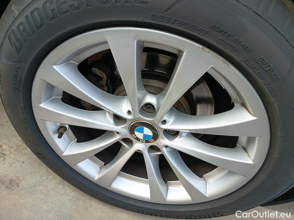  Bmw  Serie 3 BMW  / 2015 / 4P / sedán 318d #11