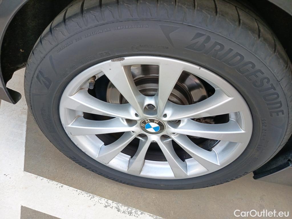  Bmw  Serie 3 BMW  / 2015 / 4P / sedán 318d #15