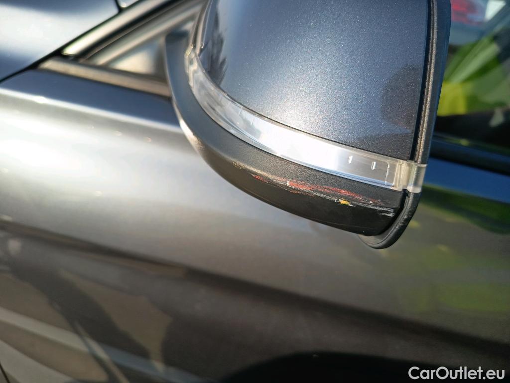  Bmw  Serie 3 BMW  / 2015 / 4P / sedán 318d #22