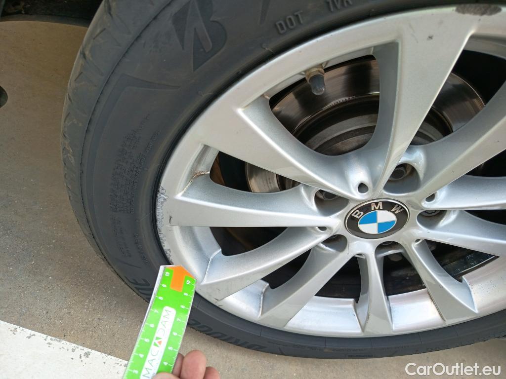  Bmw  Serie 3 BMW  / 2015 / 4P / sedán 318d #16
