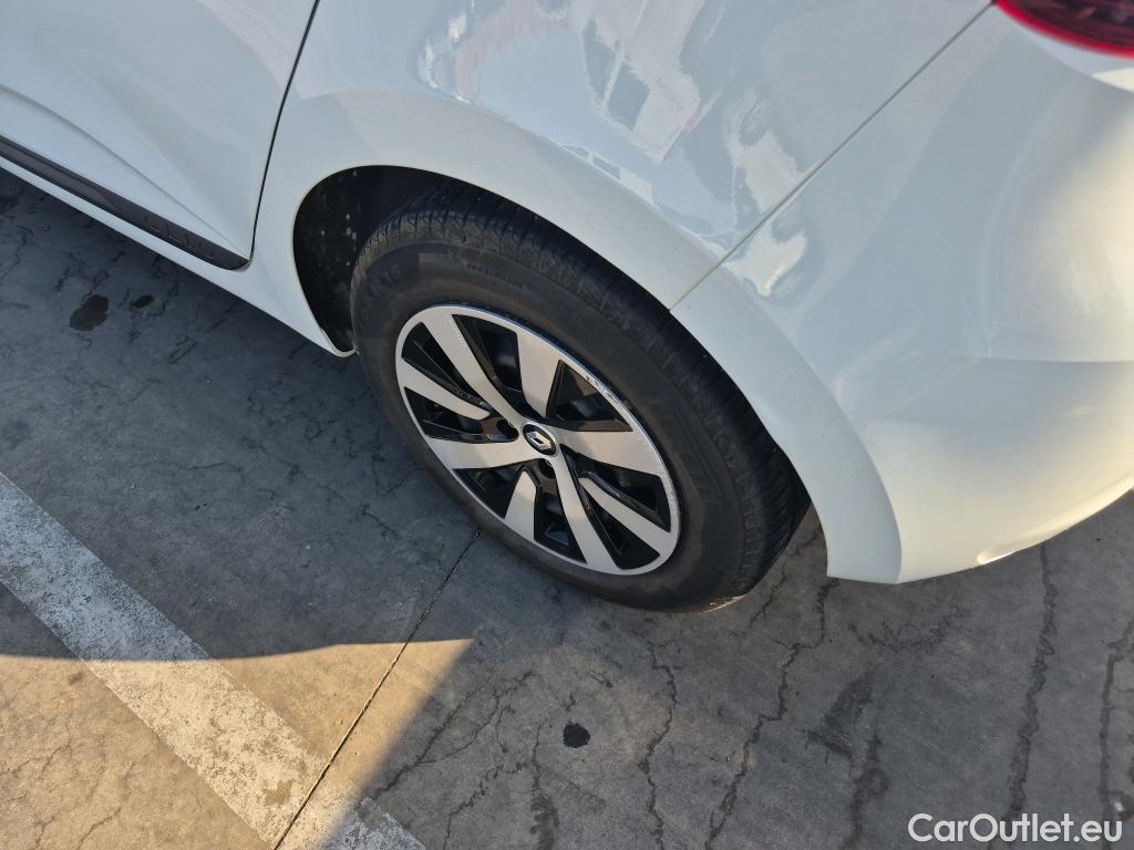  Renault  Clio RENAULT  / 2019 / 5P / berlina con portón Intens TCe 67 kW (91CV) #17