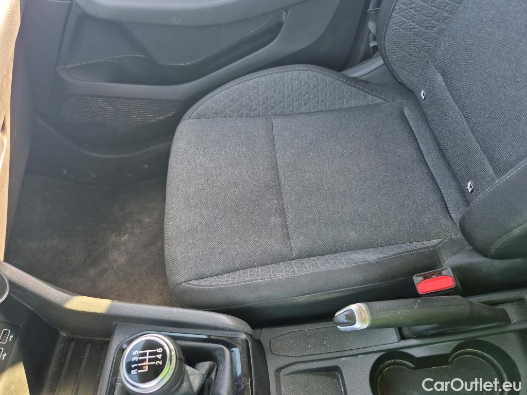  Renault  Clio RENAULT  / 2019 / 5P / berlina con portón Intens TCe 67 kW (91CV) #10