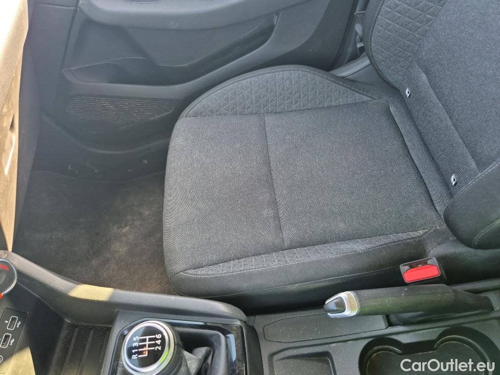 Renault  Clio RENAULT  / 2019 / 5P / berlina con portón Intens TCe 67 kW (91CV) #9