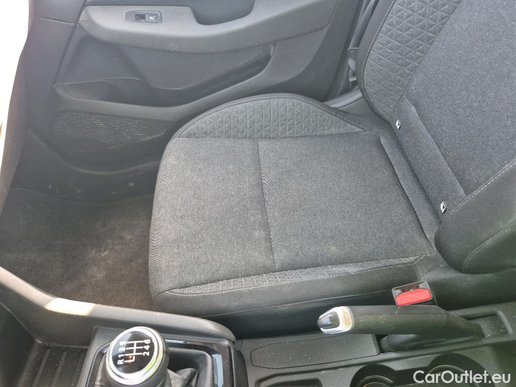  Renault  Clio RENAULT  / 2019 / 5P / berlina con portón Intens TCe 67 kW (91CV) #25