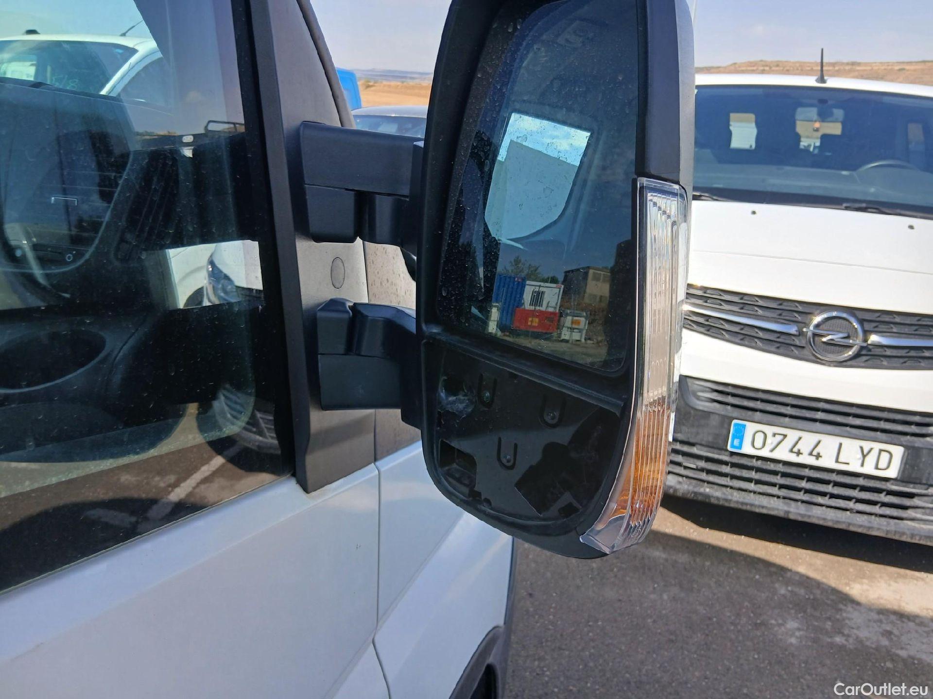  Iveco  Daily IVECO  VU 4p 5G furgón 2.3 TD 35S 14 V 3520L/H3 #43