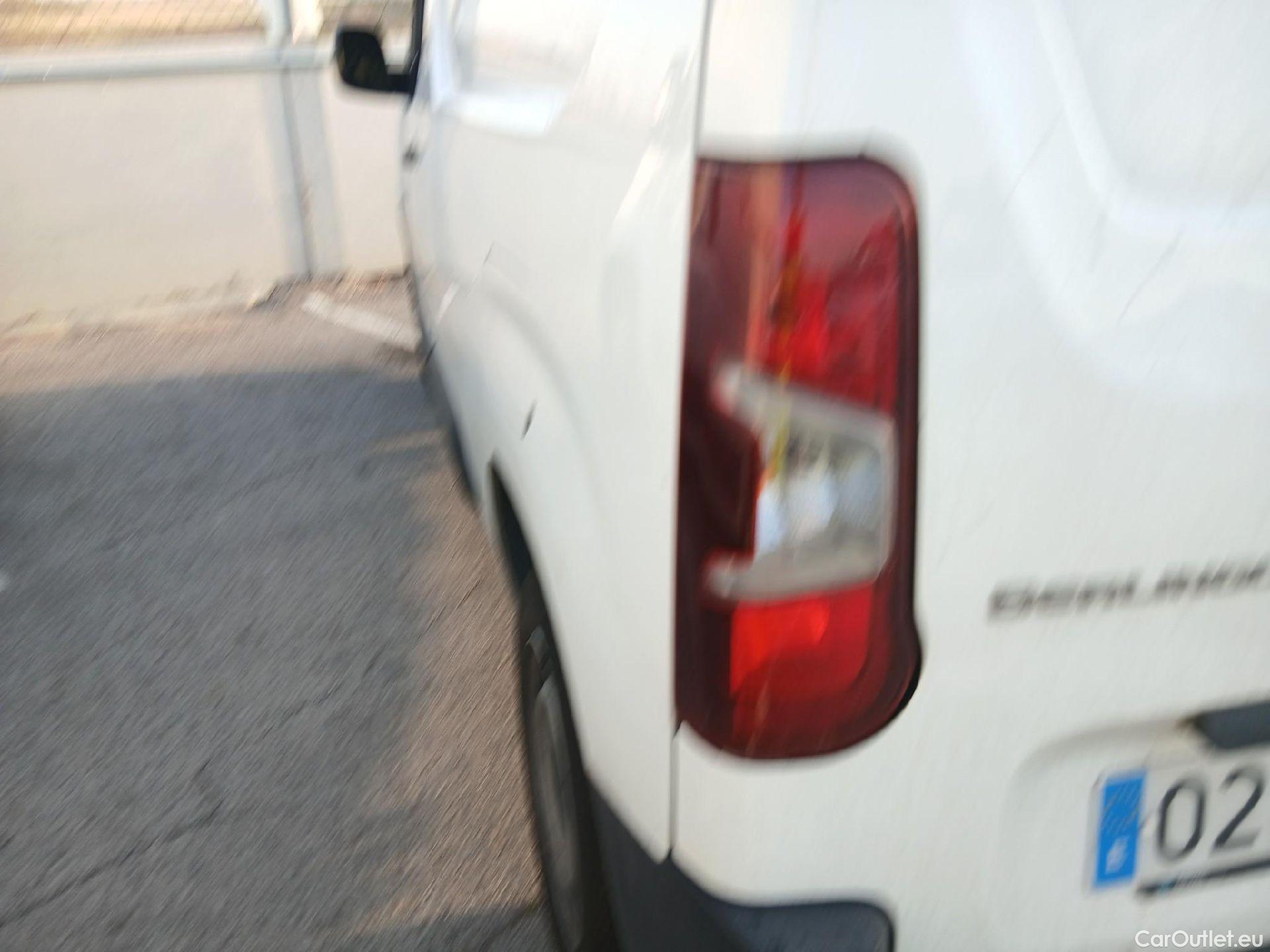  Citroen  Berlingo CITROEN  / 2018 / 3P / furgón derivado de turismo Talla M BlueHDi 100 CONTROL (AC2) #22