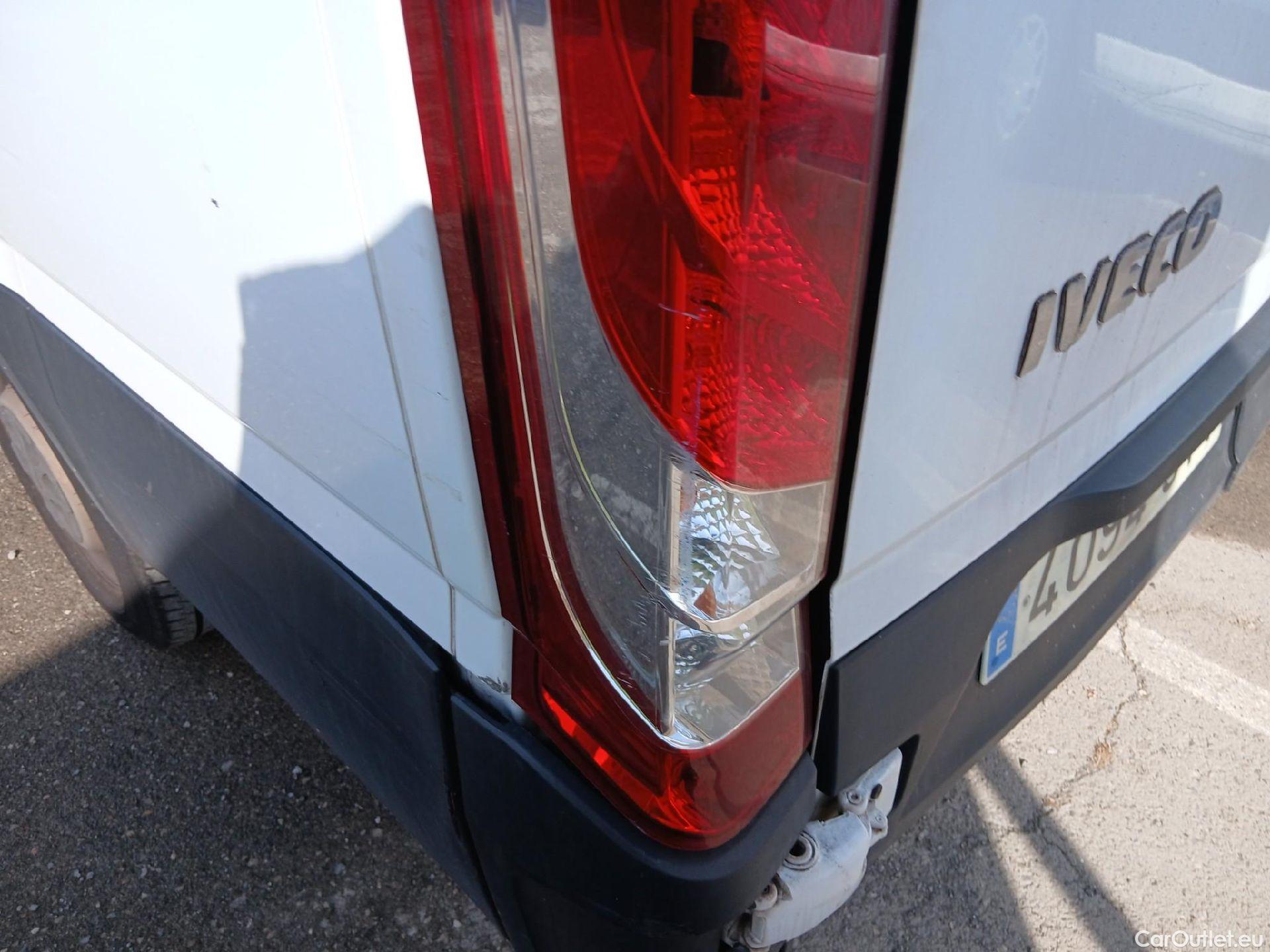  Iveco  Daily IVECO  VU 4p 5G furgón 2.3 TD 35S 14 V 3520L/H3 #22