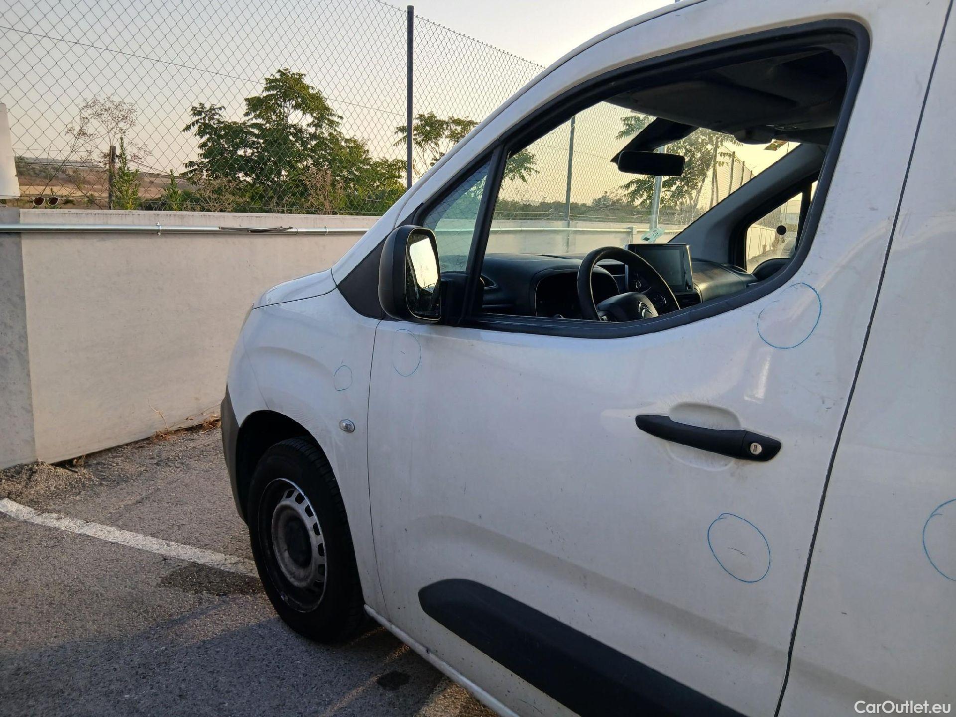  Citroen  Berlingo CITROEN  / 2018 / 3P / furgón derivado de turismo Talla M BlueHDi 100 CONTROL (AC2) #13