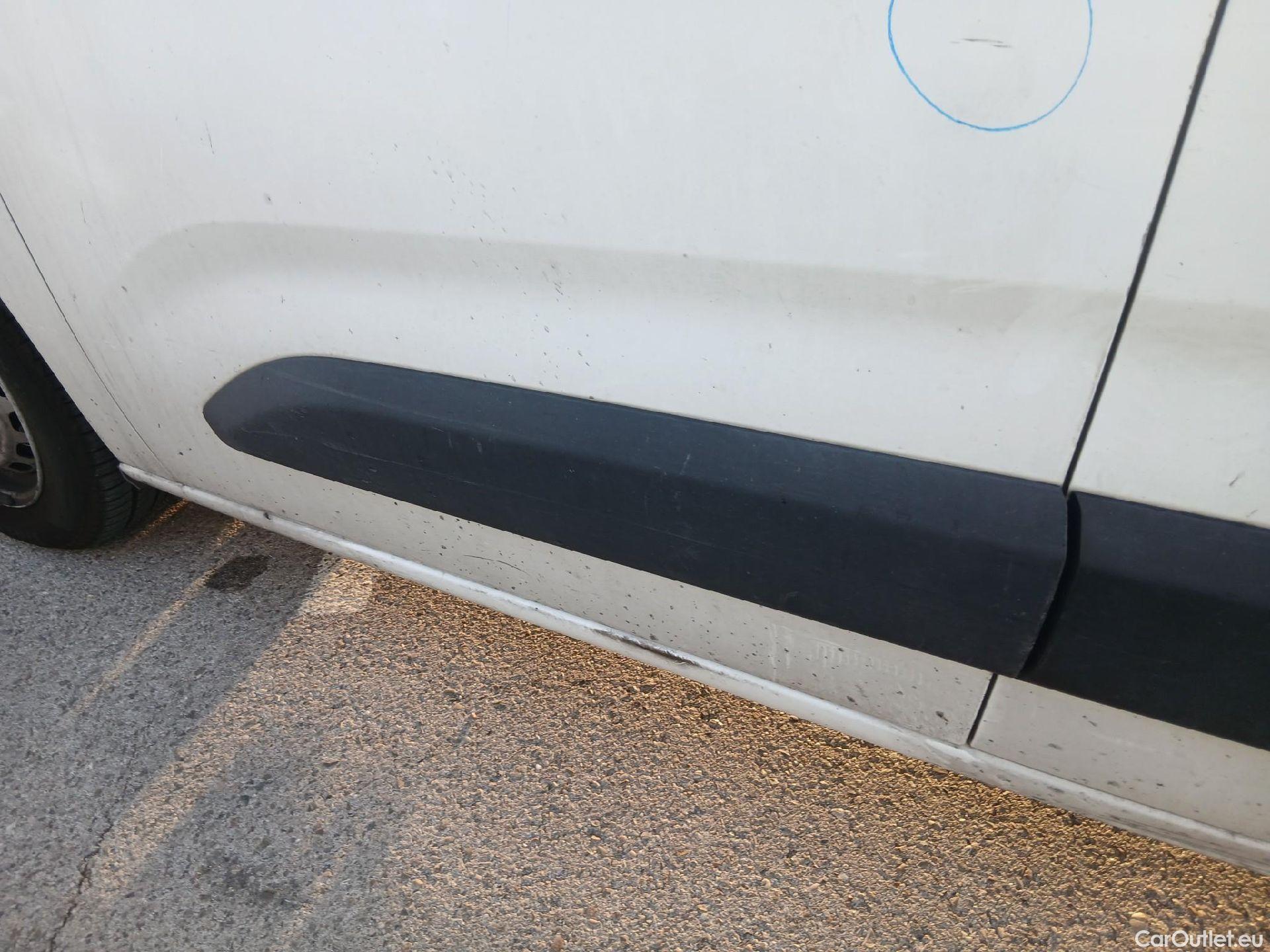  Citroen  Berlingo CITROEN  / 2018 / 3P / furgón derivado de turismo Talla M BlueHDi 100 CONTROL (AC2) #19