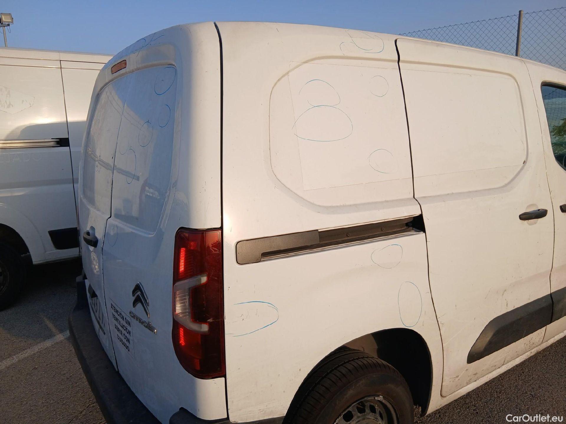  Citroen  Berlingo CITROEN  / 2018 / 3P / furgón derivado de turismo Talla M BlueHDi 100 CONTROL (AC2) #39