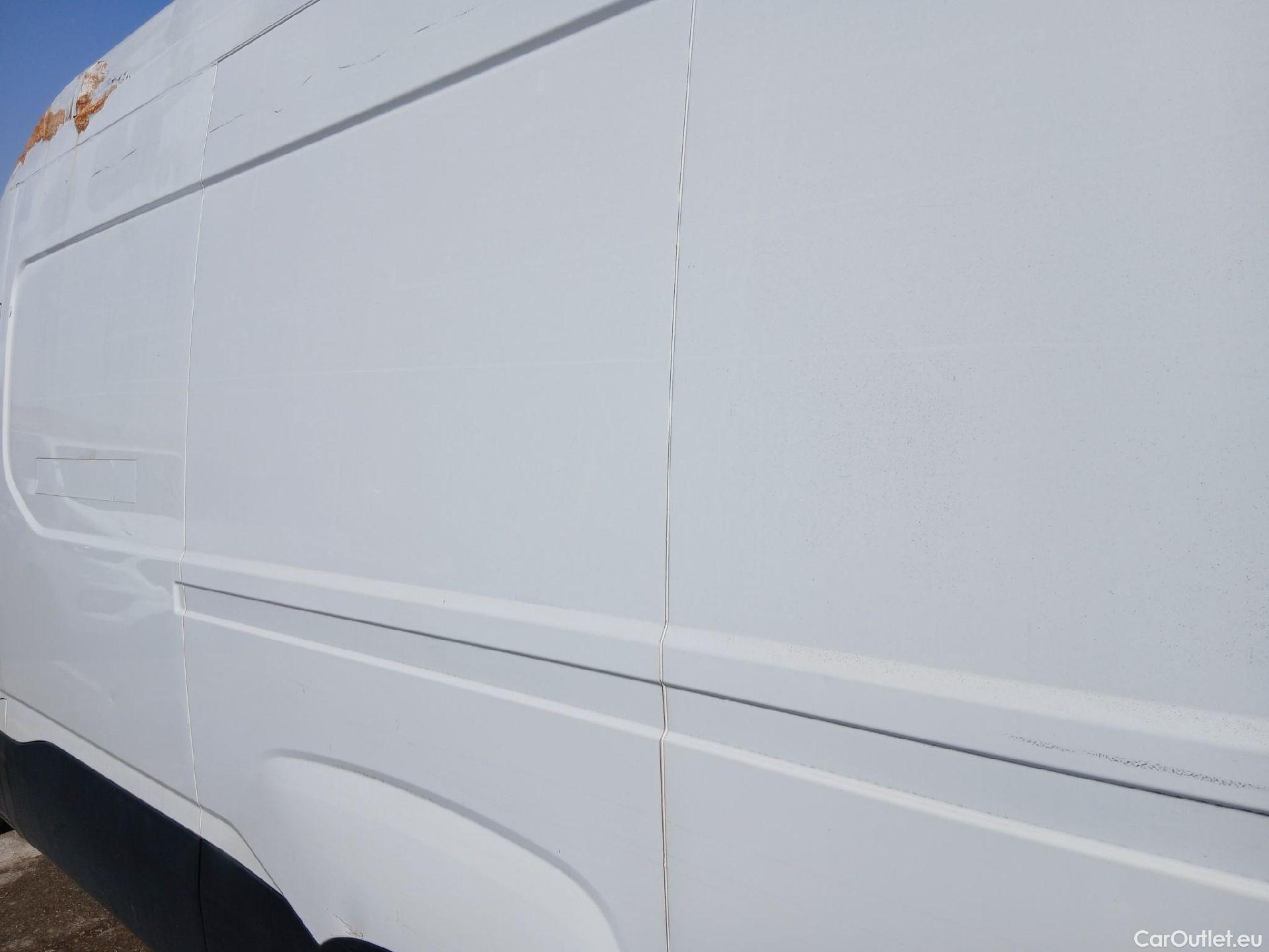 Iveco  Daily IVECO  VU 4p 5G furgón 2.3 TD 35S 14 V 3520L/H3 #20