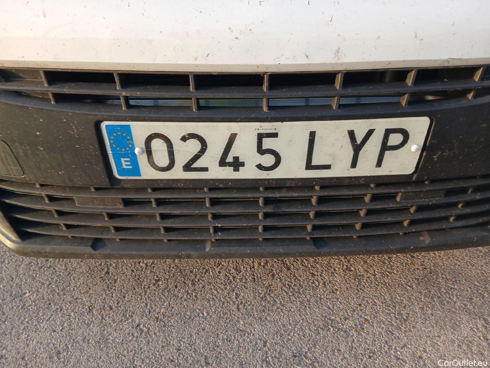  Citroen  Berlingo CITROEN  / 2018 / 3P / furgón derivado de turismo Talla M BlueHDi 100 CONTROL (AC2) #9