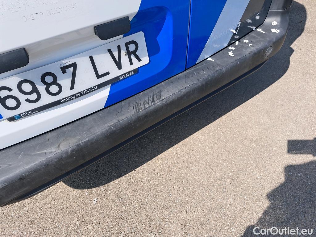  Peugeot  Partner PEUGEOT  / 2018 / 3P / furgón derivado de turismo Pro Standard 600kg BlueHDi 73kW #29