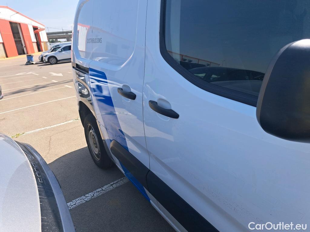  Peugeot  Partner PEUGEOT  / 2018 / 3P / furgón derivado de turismo Pro Standard 600kg BlueHDi 73kW #24