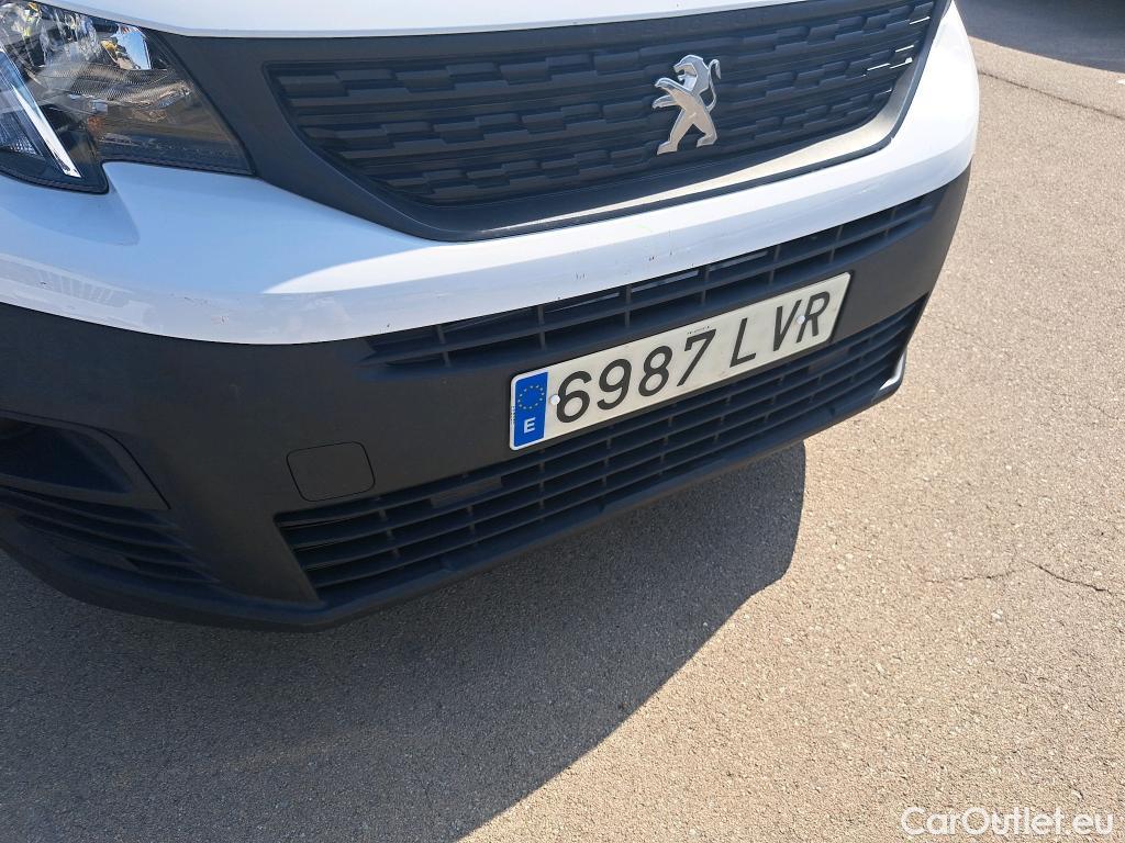  Peugeot  Partner PEUGEOT  / 2018 / 3P / furgón derivado de turismo Pro Standard 600kg BlueHDi 73kW #27
