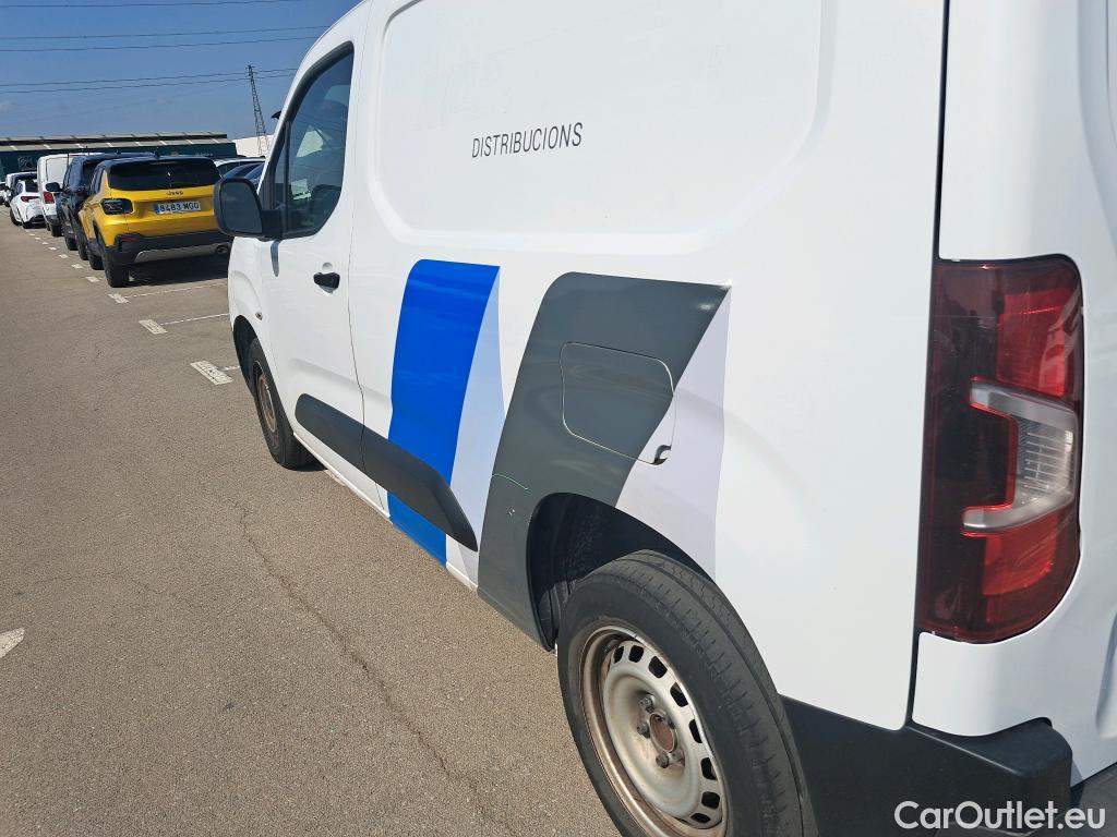  Peugeot  Partner PEUGEOT  / 2018 / 3P / furgón derivado de turismo Pro Standard 600kg BlueHDi 73kW #26