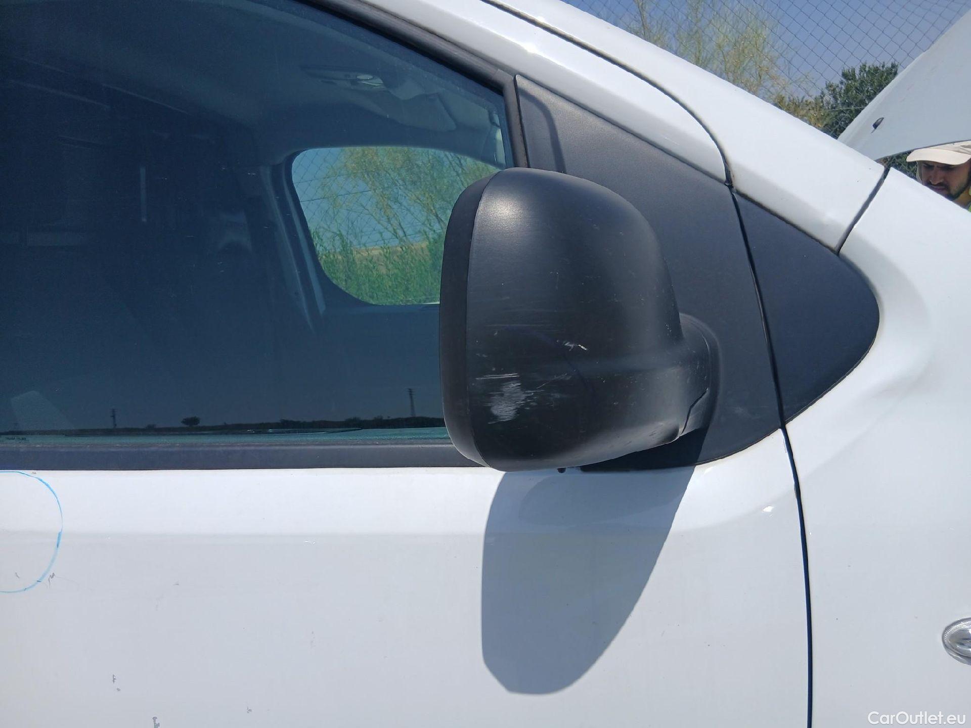  Opel  Vivaro OPEL  / 2019 / 4P / furgón 2.0 Diésel 107kW (145CV) L Inc. Express #33