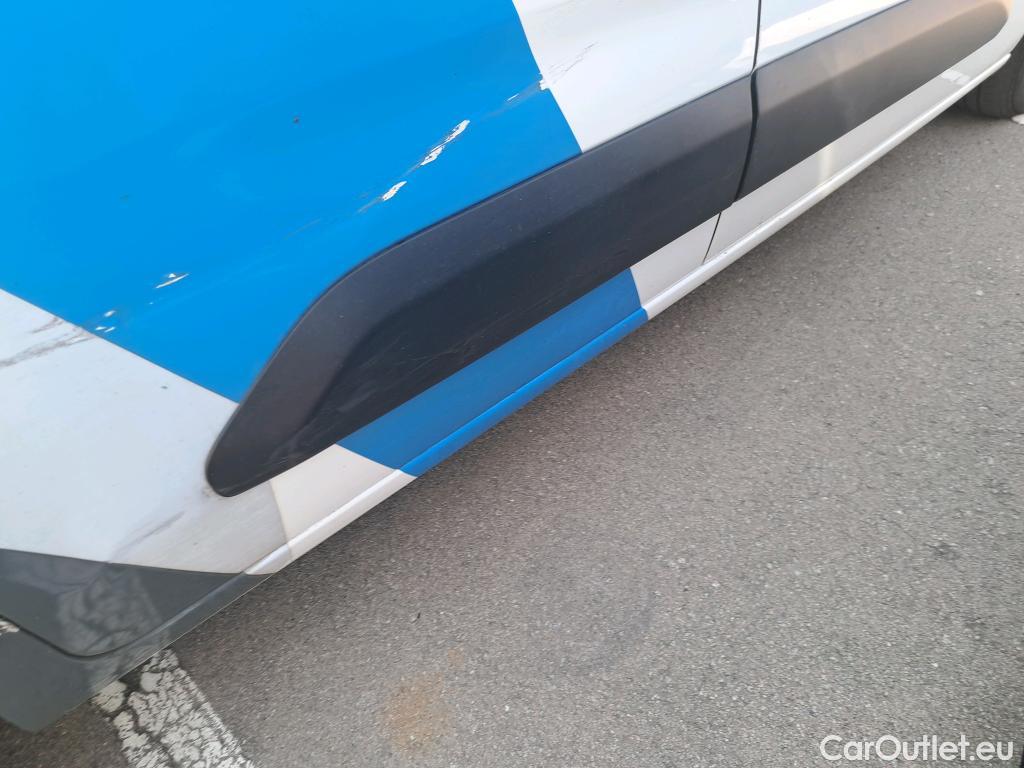  Peugeot  Partner PEUGEOT  / 2018 / 3P / furgón derivado de turismo Pro Standard 600kg BlueHDi 73kW #41